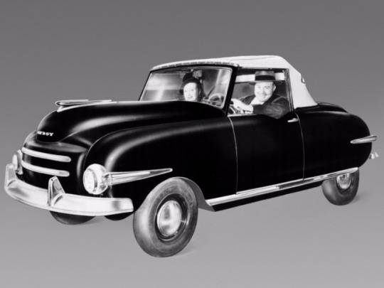 플레이보이는 성인잡지로 명성을 얻기 전 자동차를 만들던 회사였다.