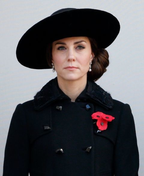 영국 왕족은 국외 여행시 검은 복장을 챙겨가야 한다. 갑작스러운 장례식 참석을 위해서다. [중앙포토]