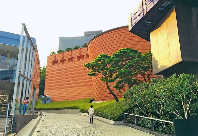 마리오 보타의 제1전시관