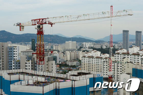 아파트 공사현장의 모습.(뉴스1 자료사진)© News1 임세영 기자