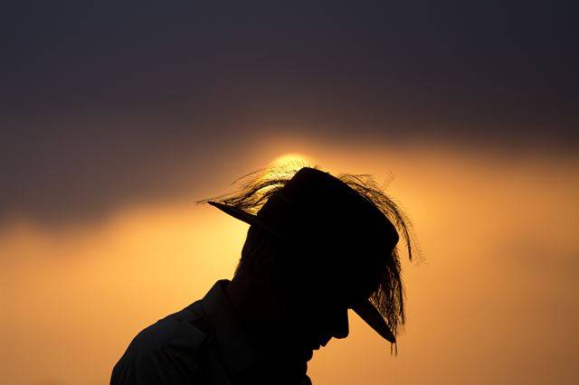 역사애호가와 기마부대의 후손들이 이스라엘 베르셰바에서 100년 전에 있었던 영국과 ANZAC기마부대가 터키군대에 승리한 전투를 기념하며 당시의 여정을 재현하고 있다. AP 연합뉴스