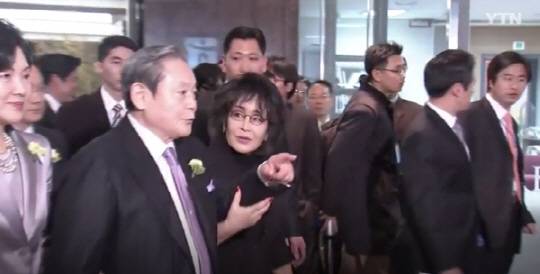 이재용 과거 “이건희 회장님 살아계실 때” 건재하실 때로 말 정정? “휠체어 타고 병실”