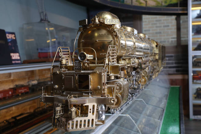 이현만씨가 5년에 걸쳐 제작한 '빅 보이'(Big Boy) 증기 기관차 모형. 1941년~ 1944년 사이에 제조되었고, 유니언 퍼시픽 철도(Union Pacific Railroad)에서 1959년까지 운행한 미국의 석탄 발연 증기 기관차다. 우상조 기자