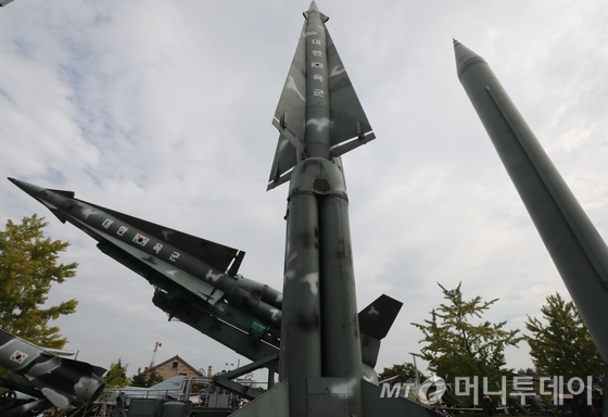 서울 용산구 전쟁기념관에 전시된 미사일 모형. 2017.10.9/사진=뉴스1