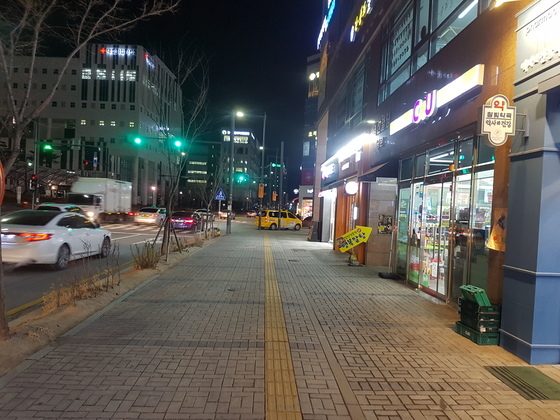 퇴근 시간임에도 원주혁신도시 거리엔 사람들이 없다. 박진호 기자