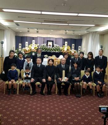 다카하시 유지의 장례식에 모인 사람들. 박철현 제공