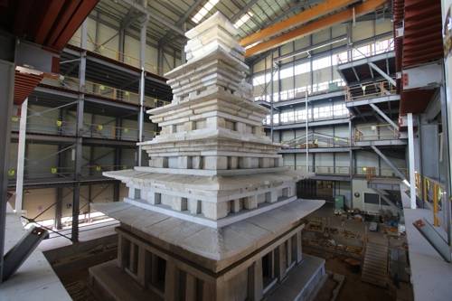 (익산=연합뉴스) 박상현 기자 = 보수 중인 익산 미륵사지 석탑. 지난달 11월 5일 모습이다.