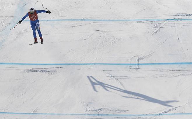 이탈리아의 피터 필이 6일 정선 알파인 스키장 남자 활강 공식 연습에서 레이스를 하고 있다. | AP연합뉴스