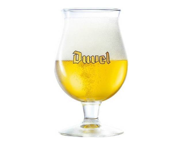 듀벨 전용 잔을 쓰면 저렇게 잔 바닥에서 기포가 계속 피어오른다. 거품이 더 오래가게 하는 효과가 있다. /사진=홈페이지 캡처