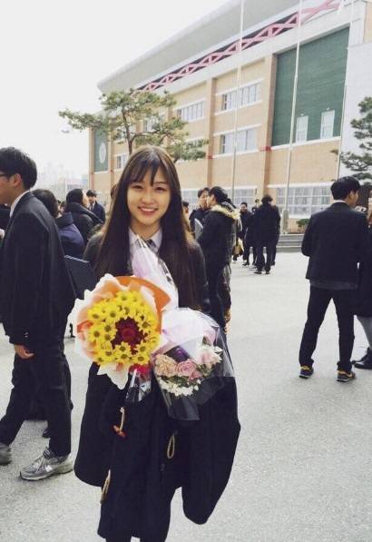 ‘하트시그널 시즌2’ 서지혜, 과거 고등학교 졸업 사진 공개 ‘압도적인 미모’