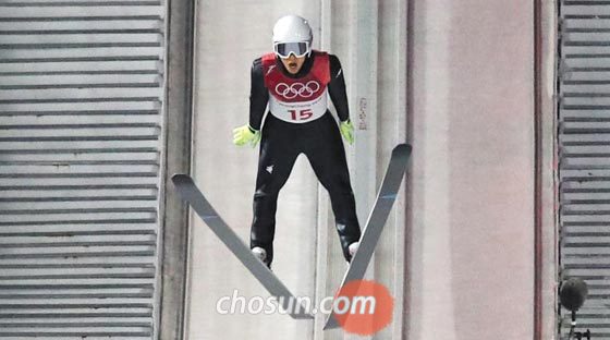 김현기 선수의 평창 동계올림픽 스키점프 모습. /오종찬 기자