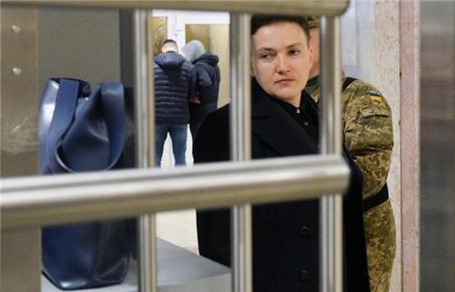 우크라이나 의회에서 체포되는 사브첸코 [타스=연합뉴스]