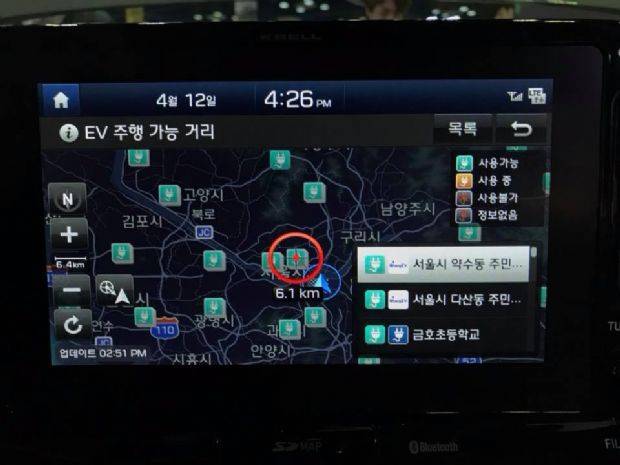 코나 일렉트릭 실시간 충전소 검색 기능은 사용 가능, 사용 불가능, 사용중인 전기차 충전소 정보를 보여준다. (사진=지디넷코리아)