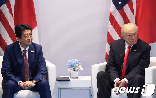 아베 신조 일본 총리와 도널드 트럼프 미국 대통령. © AFP=뉴스1