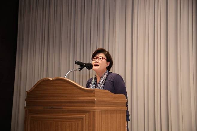 서울시산학연협력포럼 측은 지난 23일 서울 송파구 교통회관에서 '2018-2차 서울시산학협력포럼 산학협력 세미나'가 개최됐다고 밝혔다. 김영한 서울시의원이 세미나 축사를 하고 있다. (사진=서울산업진흥원(SBA) 제공)