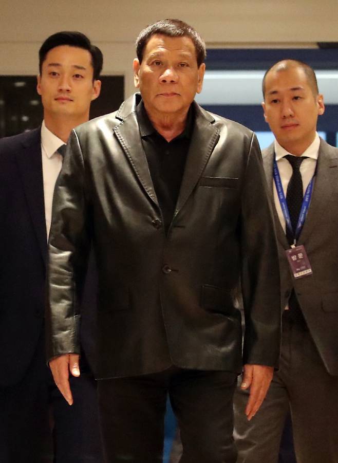 로드리고 두테르테 필리핀 대통령이 3일 오전 인천국제공항을 통해 입국하고 있다. 연합뉴스