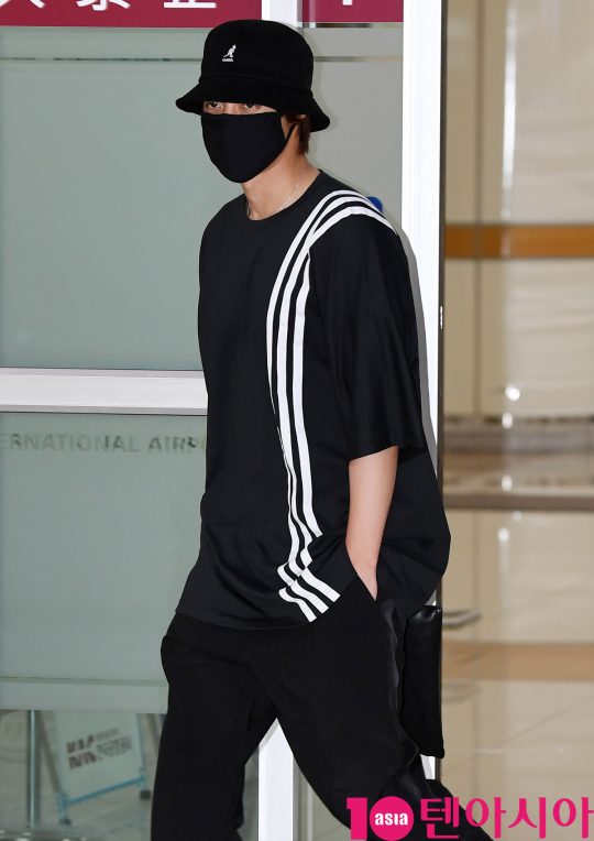 가수 겸 배우 김현중이 13일 오후 일본 6번째 싱글앨범 홍보를 마치고 김포국제공항을 통해 입국하고 있다.