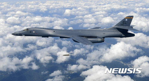 【서울=뉴시스】 미 공군 B-1B 전략폭격기 (뉴시스DB)