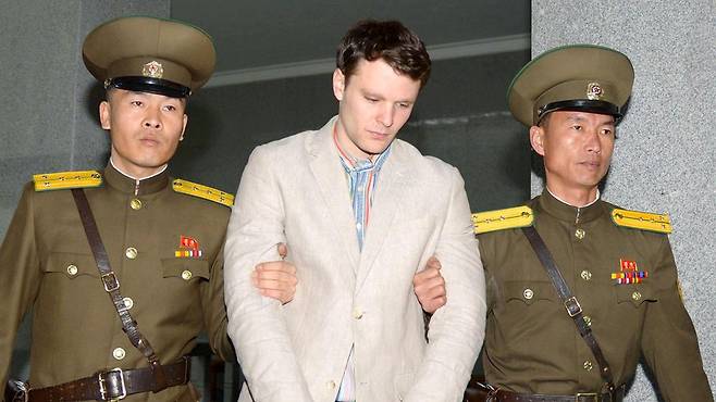 미국 대학생 오토 웜비어는 북한의 노동수용소에서 얻은 부상으로 인해 사망했다