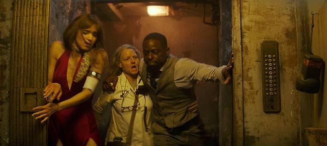 영화 ‘호텔 아르테미스’ 예고편 한 장면. - 판씨네마 제공. 영화 ‘호텔 아르테미스’ 예고편 한 장면. - 판씨네마 제공.