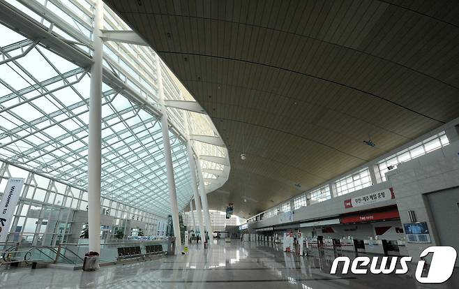 무안 국제공항이 썰렁한 모습이다. 2017.4.14/뉴스1 © News1