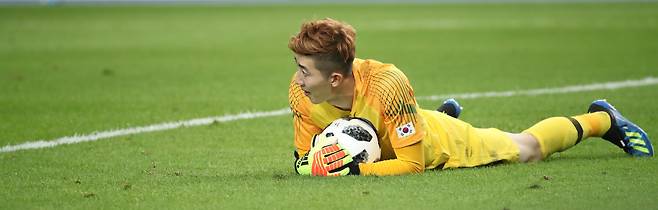 지난 5월 28일 대구스타디움에서 열린 축구국가대표팀 대한민국-온두라스 친선경기에서 한국 골키퍼 조현우가 온두라스 로만 카스티요의 슛을 잡아내고 있다. ⓒ연합뉴스