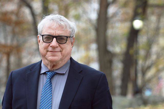 스티븐 와이즈 변호사는 29일 한국일보와 인터뷰에서 "비인간동물들의 권리가 주목 받지 못하는 것은 그들 스스로 권리를 주장하지 못하기 때문"이라며 "비인간동물을 위한 유일한 방법은 시민단체와 사람들이 그들을 위한 소송을 하는 것"이라고 말했다. 넌휴먼 라이츠 프로젝트(NhrP) 제공