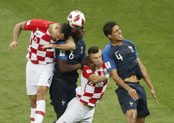 크로아티아 선수들은 러시아 월드컵 결승에서 몸을 아끼지 않았다. [AP=연합뉴스]