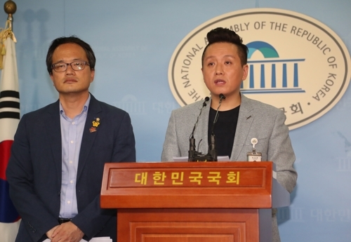 31일, 국회 정론관에서 기자회견을 하고있는 임태훈 군인권센터 소장 ⓒ연합뉴스