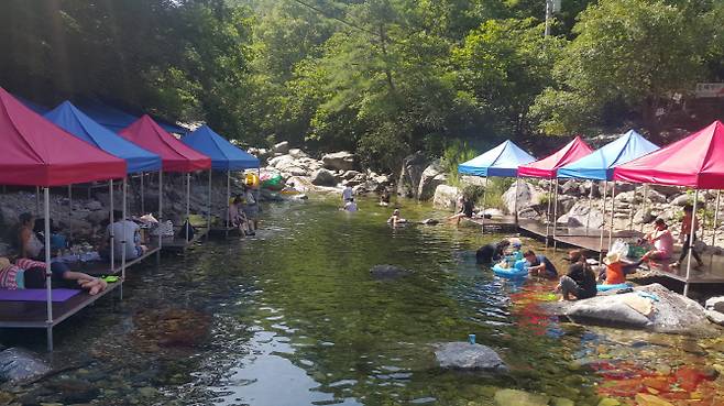 도립공원에서 불법으로 숙박시설과 음식점을 운영하다 적발된 미신고 업소 (사진=경기도 특별사법경찰단 제공)