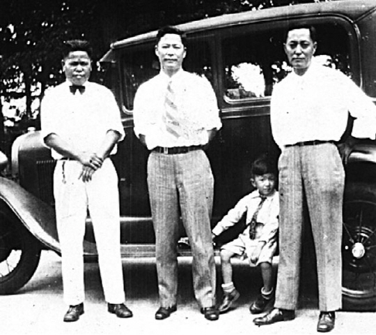 왼쪽부터 강명화 애국지사의 5남 강영각, 3남 강영문, 2남 강영소 선생.1931년 미국 시카고에서 촬영했다.   국가보훈처 제공
