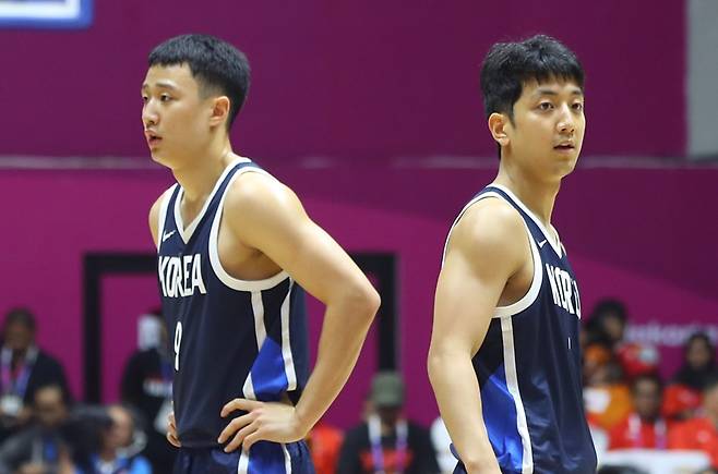 ▲ 한국 농구 대표 팀의 허웅과 허훈(왼쪽부터) ⓒ 연합뉴스