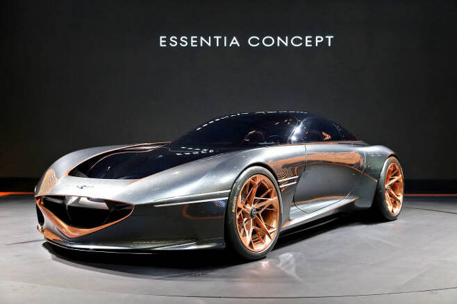 제네시스 차세대 디자인 기조를 보여주는 에센시아 콘셉트.