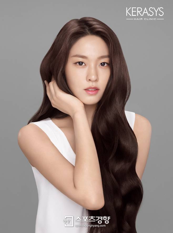 가수 겸 배우 설현 뷰티화보. 사진 케라시스