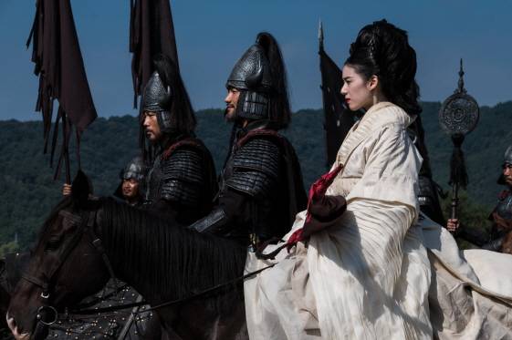 영화 '안시성'에서 승전을 기원하는 신녀의 모습.