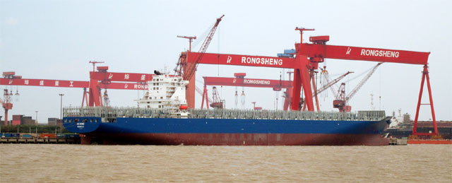 올해 들어 중국 조선업체의 선박 수주량이 가파르게 줄면서 ‘위기설’이 나오고 있다. 사진은 중국 장쑤성에 있는 현지 대형 조선소의 모습