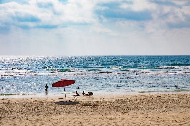 텔아비브에서 북부 하이파로 가는 길에 만난 아쿠아덕트 해변(Aquaduct Beach)