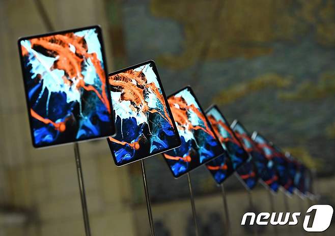미국 뉴욕 브루클린 아카데미 오브 뮤직에 전시된 신형 아이패드 프로의 모습 © AFP=뉴스1