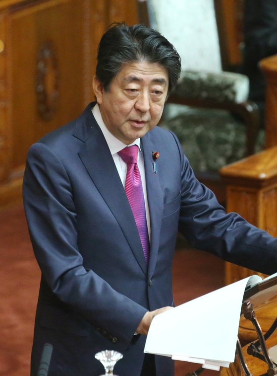 아베 신조 일본 총리가 지난달 30일 중의원에서 발언하고 있다. 이날 아베 총리는 대법원의 징용 판결에 대해 "있을 수 없는 판결"이라고 말했다. [사진=지지통신 제공]