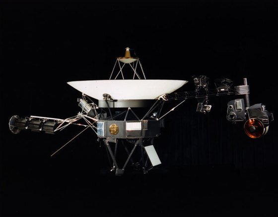 1977년 차례로 발사된 보이저 2호와 보이저 1호는 우주 탐사 역사의 획을 그었다는 평가를 받는다. 최초로 토성의 고리를 고화질로 촬영했으며 목성의 위성인 이오에서 활동중인 활화산을 목격했다. [중앙포토]