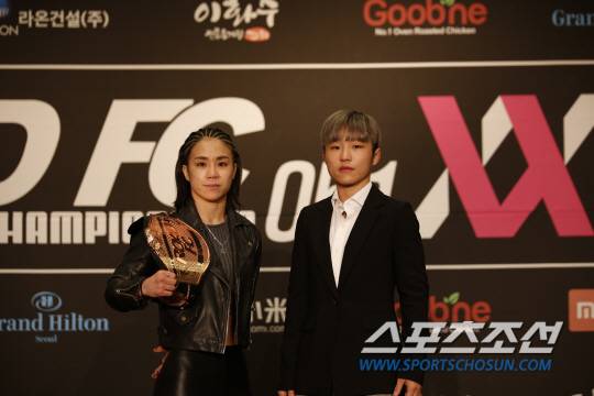함서희와 박정은이 14일 XIAOMI ROAD FC 051 XX 계체량 행사에서 각오를 밝혔다. 사진제공=로드FC