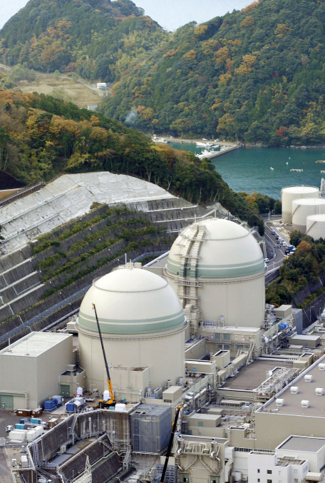 지난해 재가동을 시작한 일본 다카하마 원전 3·4호기. AP=뉴시스