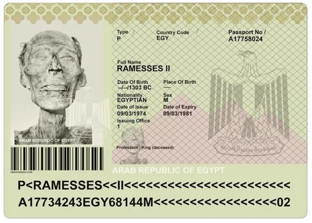 이집트 정부가 1974년 곰팡이 제거를 위해 프랑스로 이송된 람세스 2세의 미라를 위해 만든 여권. 생년월일은 ‘1303 BC’, 직업은 ‘King’으로 기록돼 있다. 이집트 정부
