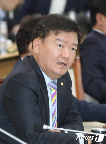민경욱 자유한국당 의원. 2018.10.24/뉴스1 © News1 주기철 기자