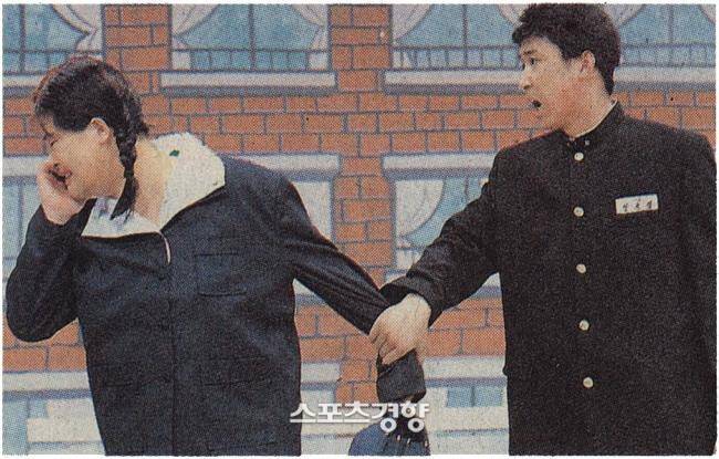 1994년 SBS ‘기쁜우리 토요일’에서 이영자(왼쪽)와 신동엽.경향신문 DB