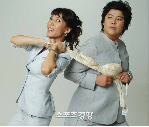 2006년 전수경과 함께 뮤지컬 ‘메노포즈’ 에 출연하는 등 다방면으로 도전하며 실력을 넓혀왔다.