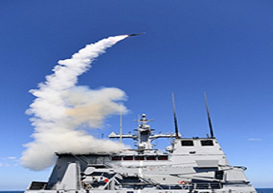 해궁 함대공 미사일 시험발사 장면