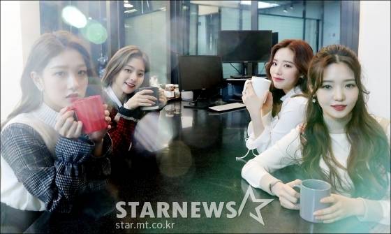 프로미스나인 이서연, 이나경, 박지원, 노지선(왼쪽부터)/사진=김창현 기자