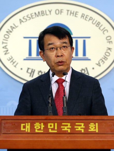 발언하는 김종대 의원 - 정의당 김종대 의원.