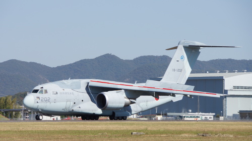 일본 자위대 C-2 수송기